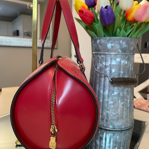 Louis Vuitton red EPI leather Soufflot - Picture 4 of 14